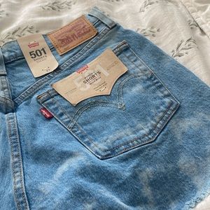 NWT Levi’s 501 High Rise shorts